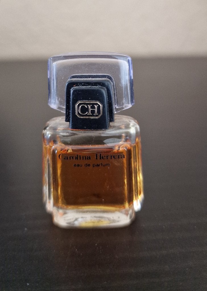 Miniatuur parfum flesje carolina herrera, Ophalen of Verzenden, Zo goed als nieuw