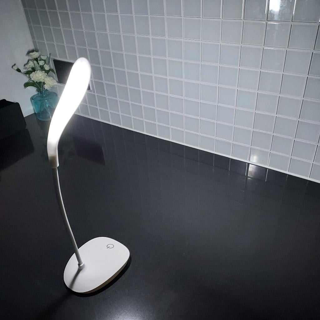Lichtgewicht oplaadbare LED-lamp / leeslamp (nieuw in doos), Ophalen of Verzenden, Nieuw, Kunststof