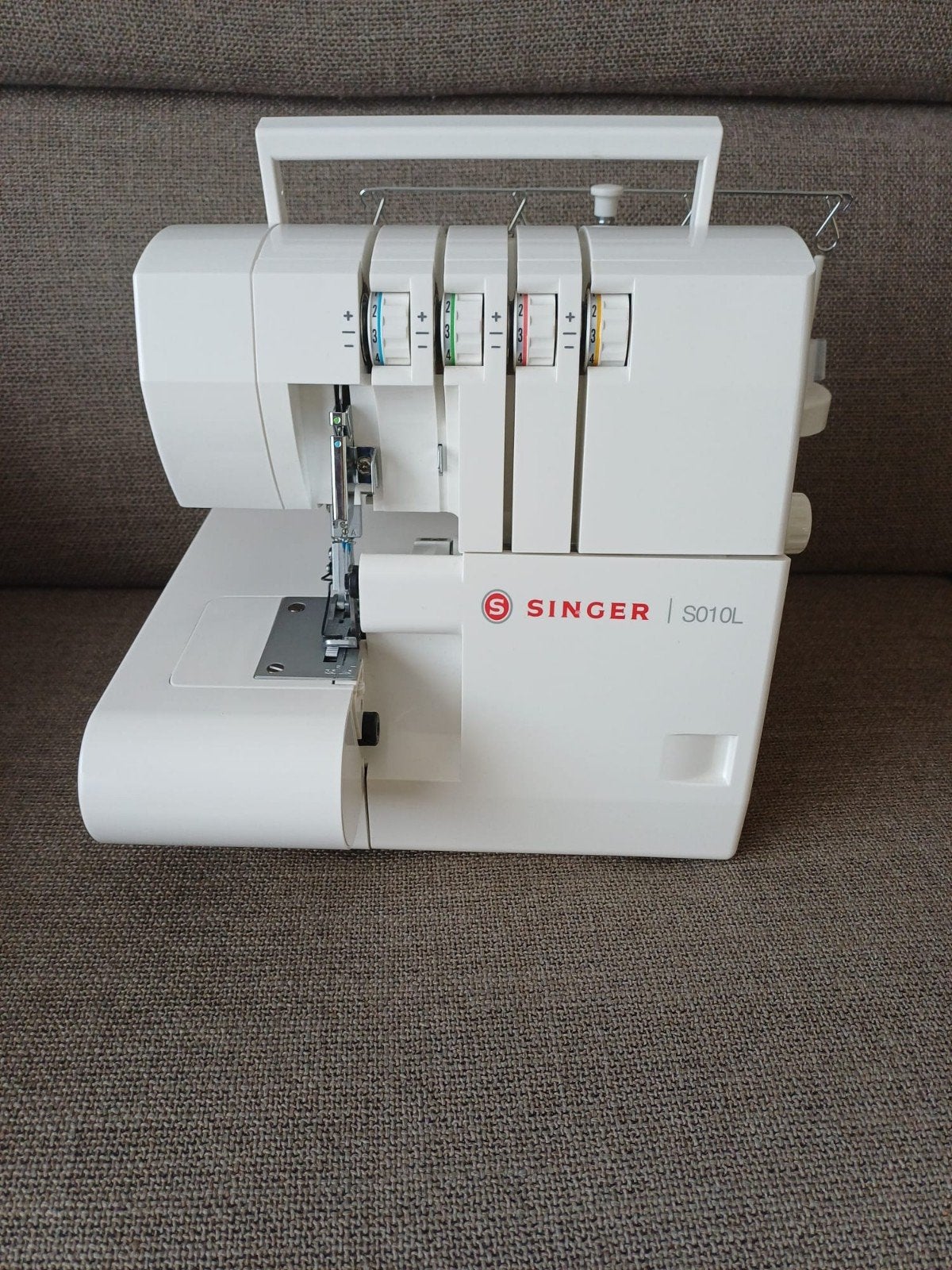Singer S010L Lockmachine - Zo goed als nieuw, Ophalen of Verzenden, Zo goed als nieuw, Lockmachine, Singer