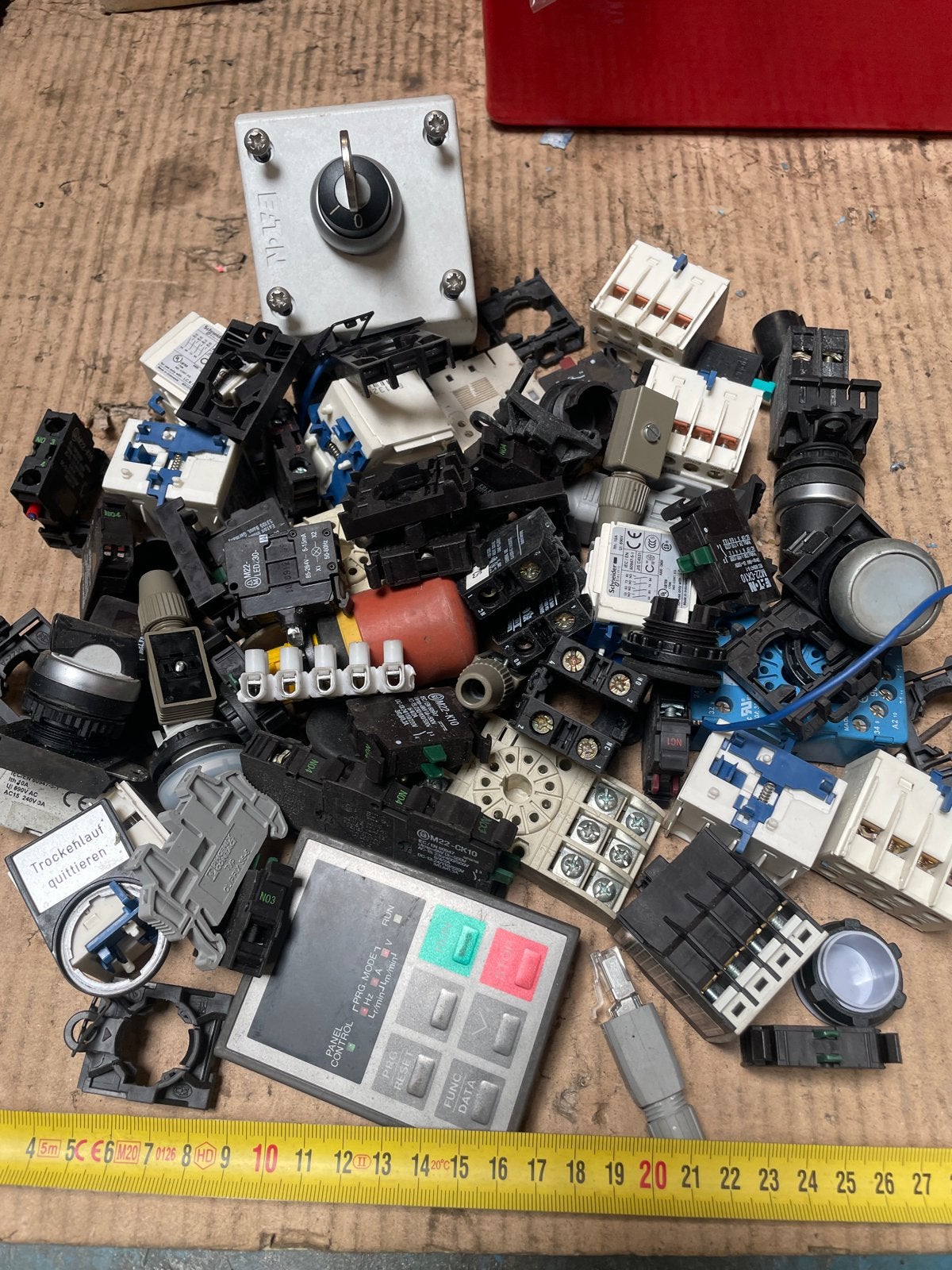 Partij diverse elektrische componenten en schakelaars, Ophalen, Zo goed als nieuw