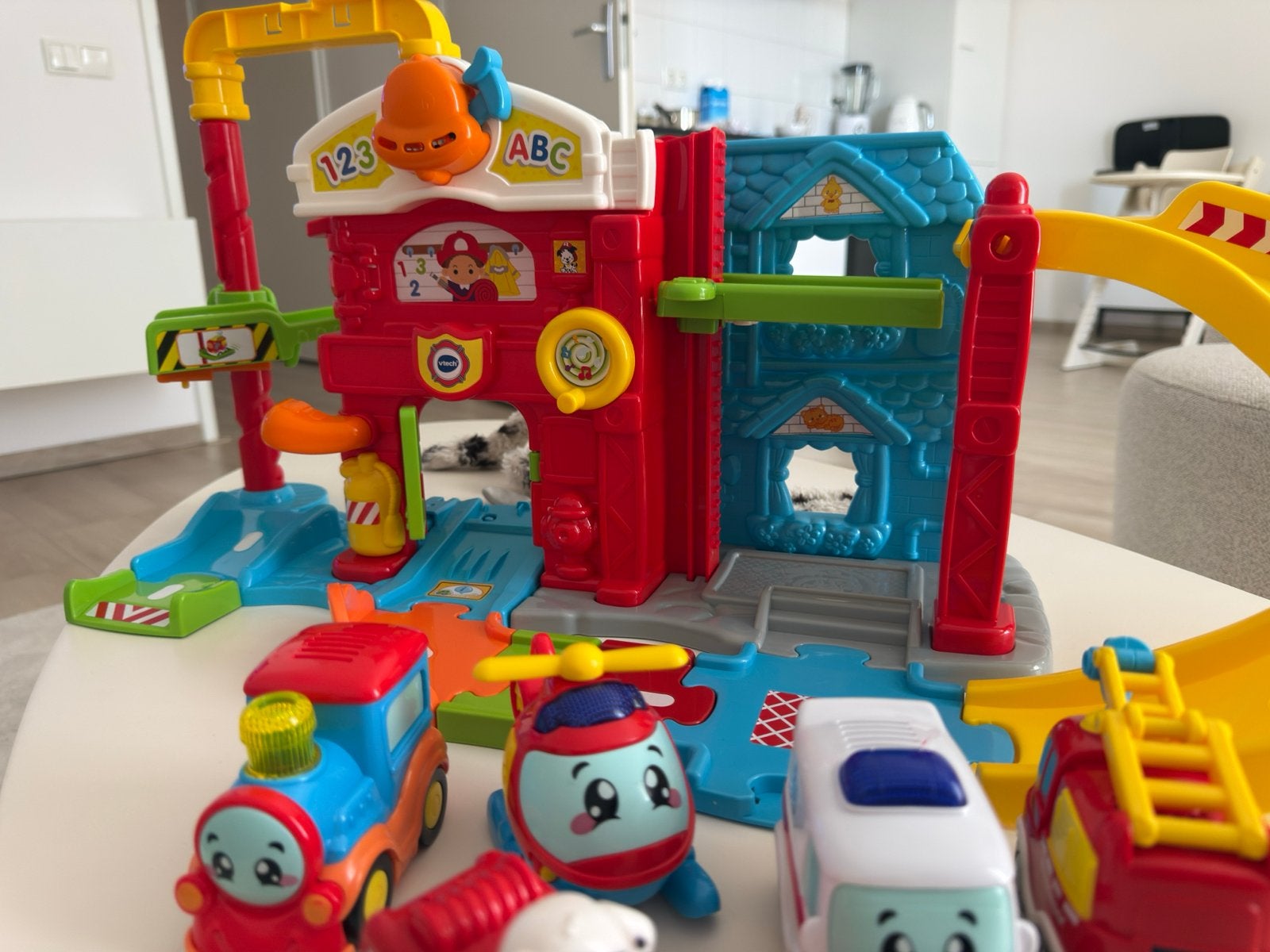 VTech Toet Toet Auto's Brandweerkazerne met voertuigen, Ophalen of Verzenden, Zo goed als nieuw