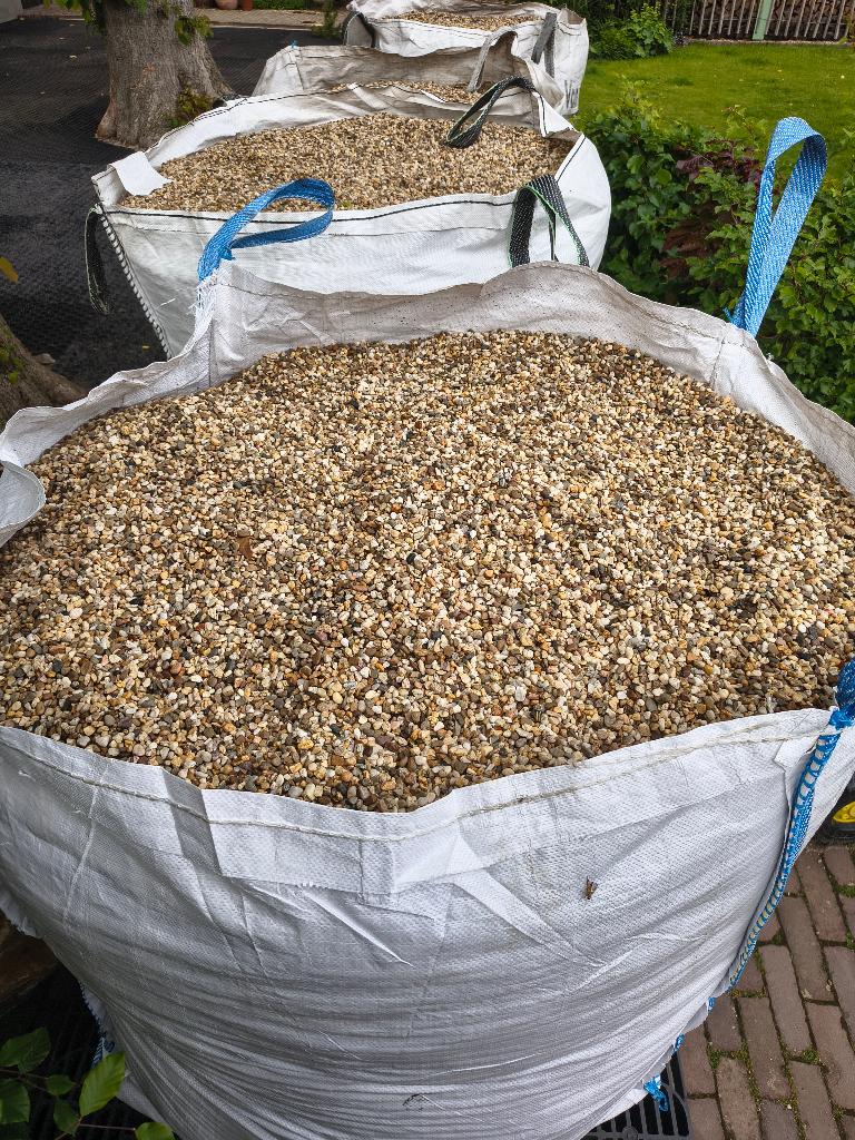 Siergrind 2x big bags Grind fractie 4-8 mm Boerengrind, Ophalen, Zo goed als nieuw, Geel, Grind