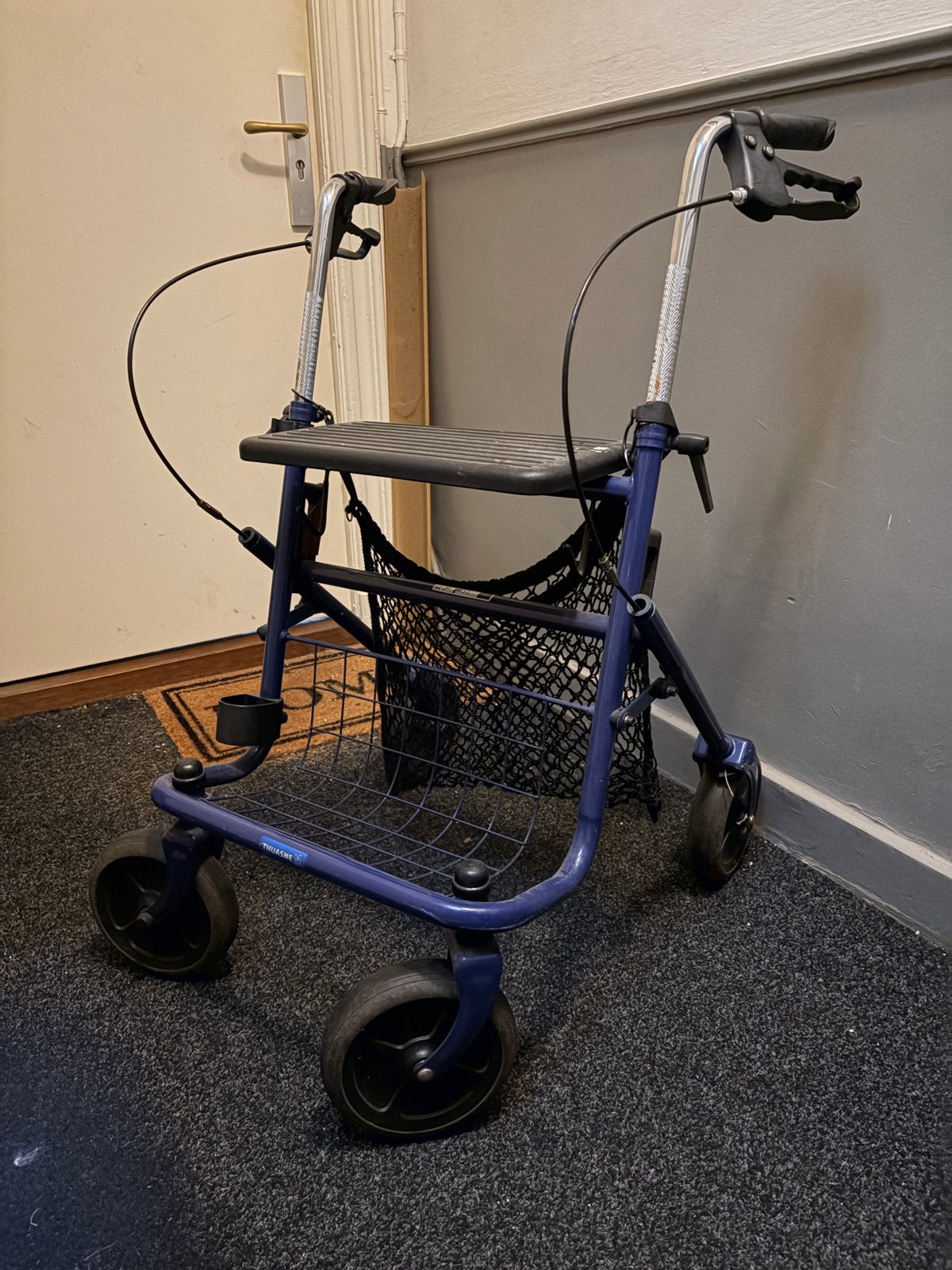 Rollator met boodschappen netje, Ophalen, Gebruikt