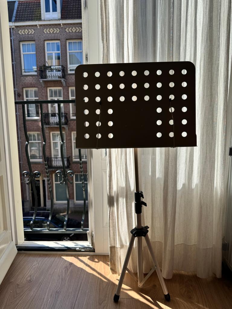 Adjustable music sheet stand (beige), Ophalen