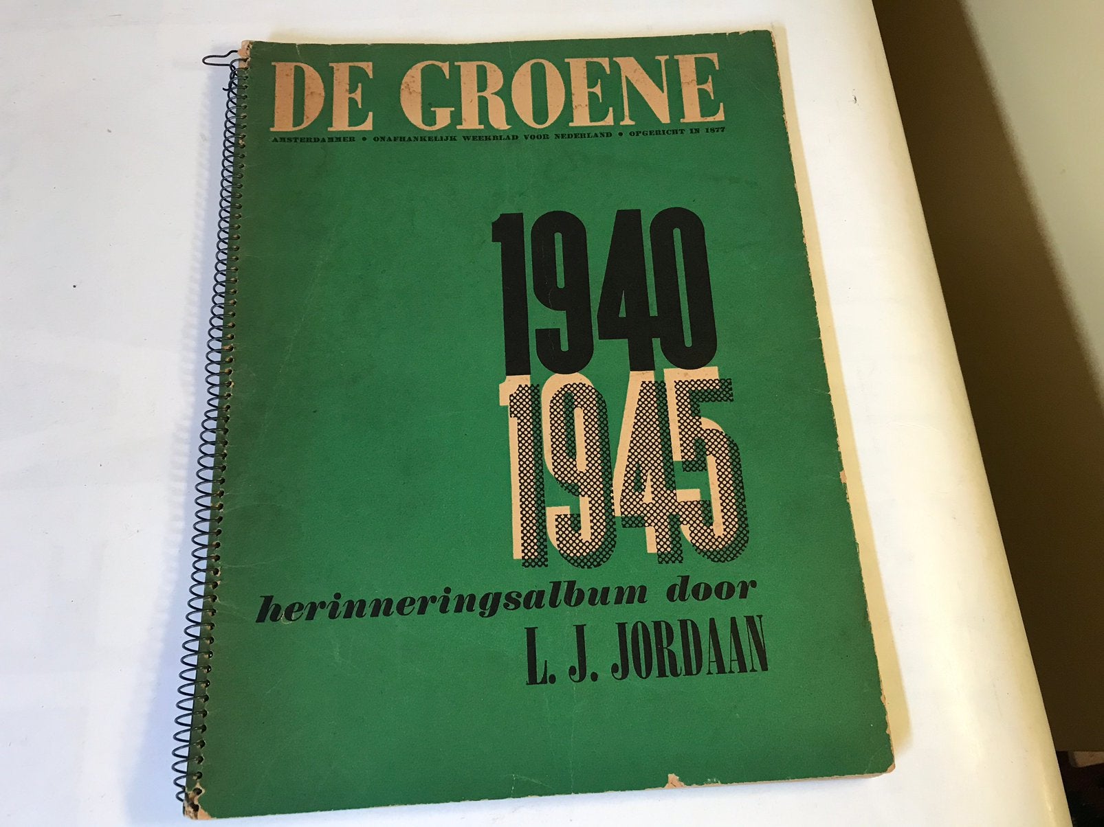 DE. GROENE herinneringsalbum 1940-1945., Ophalen of Verzenden, Tweede Wereldoorlog, Gelezen