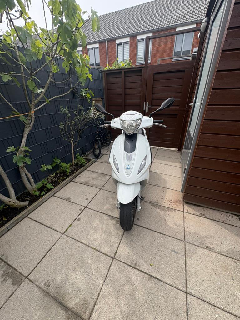 Piaggio fly 2013, Ophalen, Zo goed als nieuw, Fly, Benzine