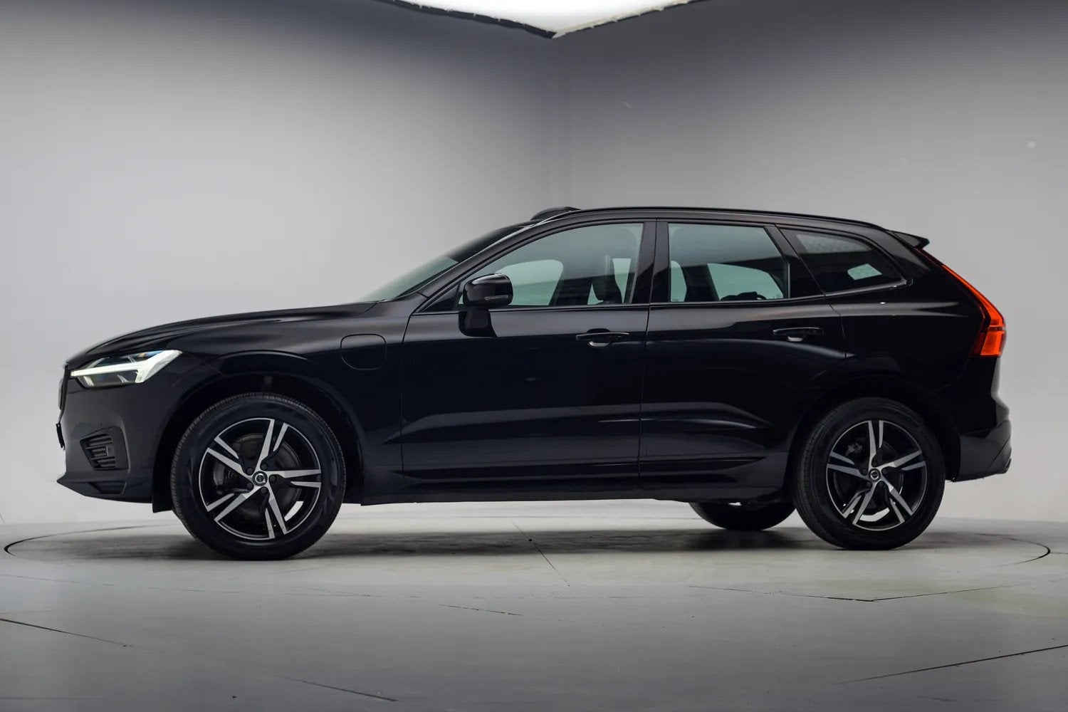 Volvo XC60 2.0 T6 Recharge R-Design Aut. [ Panorama Camera M, Gebruikt, 1969 cc, Leder, Bedrijf