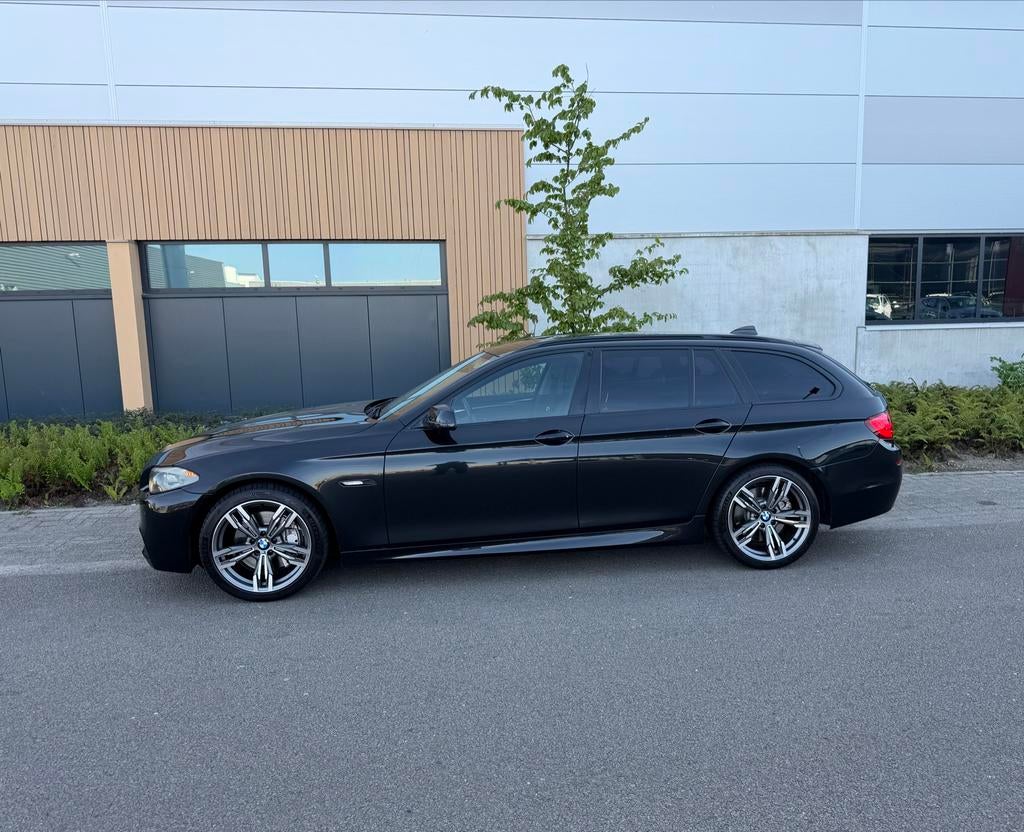 BMW 5-Serie M-pakket 535D Touring 299PK YOUNGTIMER F11 HUD, Automaat, Achterwielaandrijving, 2993 cc, 2000 kg