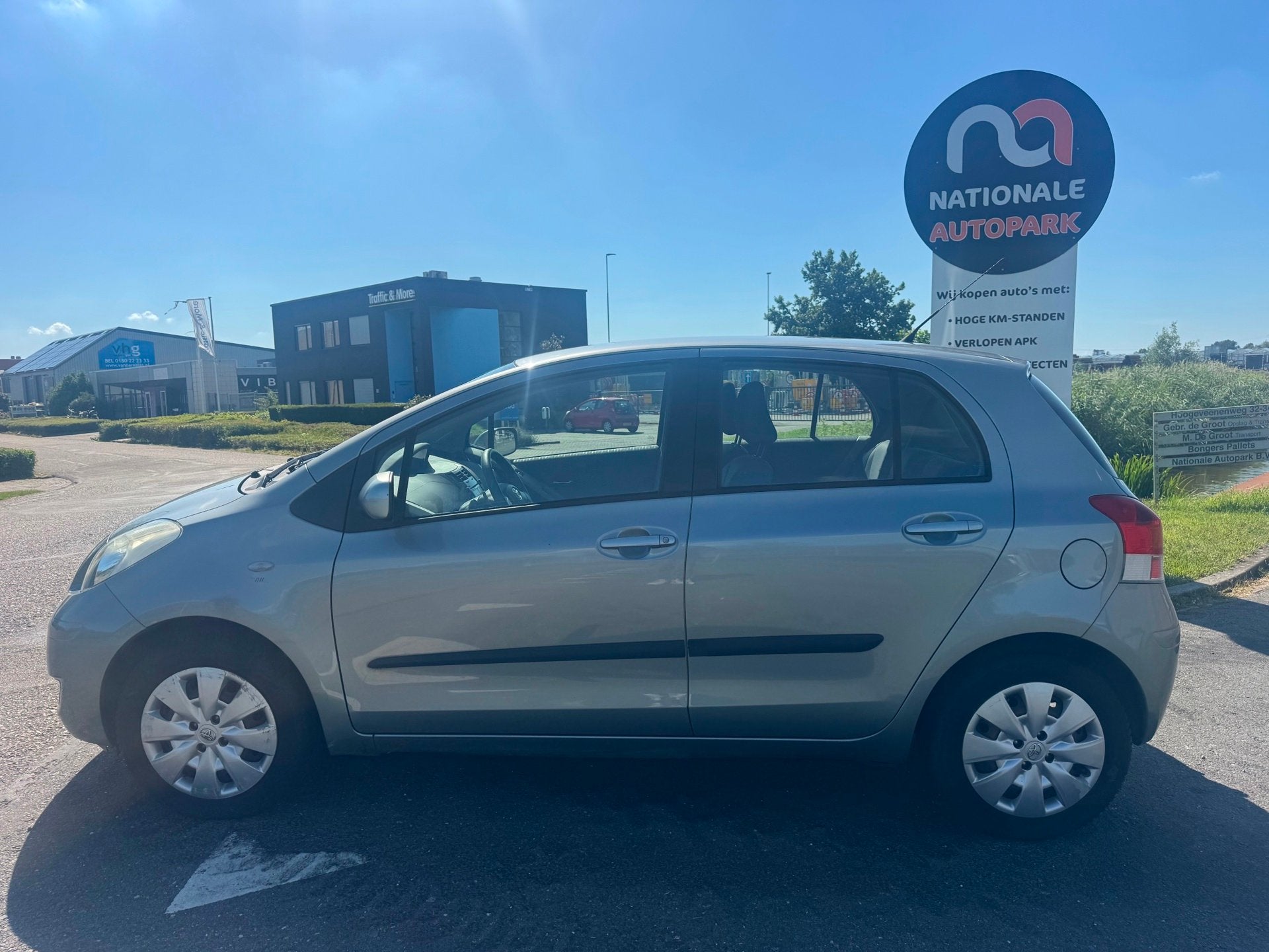 Toyota Yaris 2009 * 1.3 VVTi Aspiration * AUTOMAAT * APK * E, 101 pk, 750 kg, Bedrijf, 550 kg
