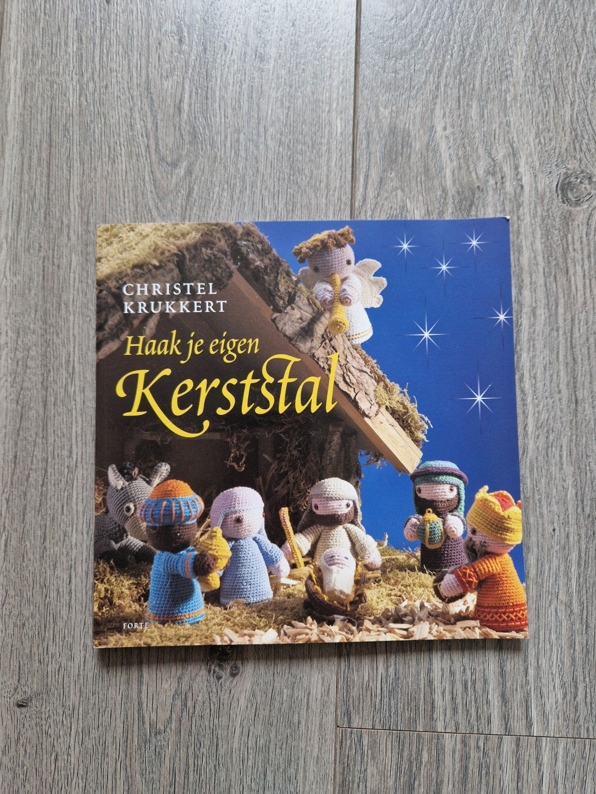 Christel Krukkert - Haak je eigen kerststal, Breien en Haken, Ophalen of Verzenden, Zo goed als nieuw, Christel Krukkert