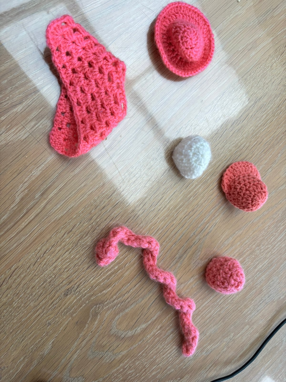 Mutsen, sjaal, cape voor barbie, Ophalen of Verzenden, Zo goed als nieuw, Barbie
