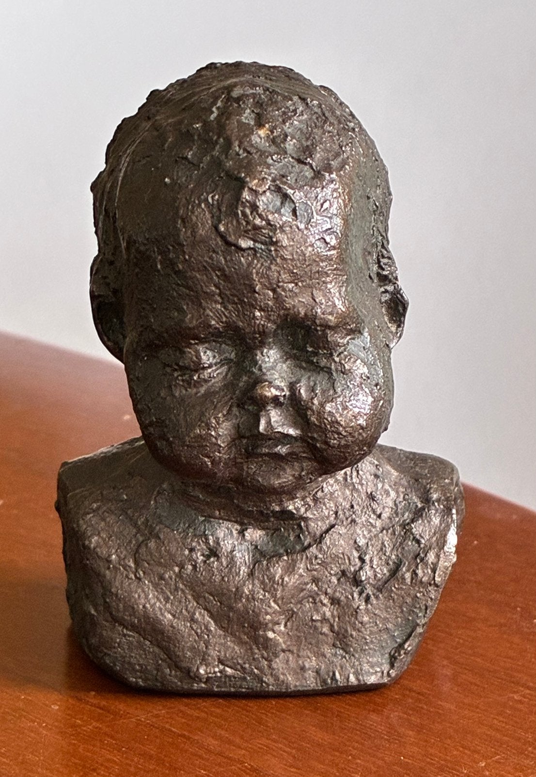Beeldje baby van Geert Kunen, Antiek en Kunst, Ophalen of Verzenden