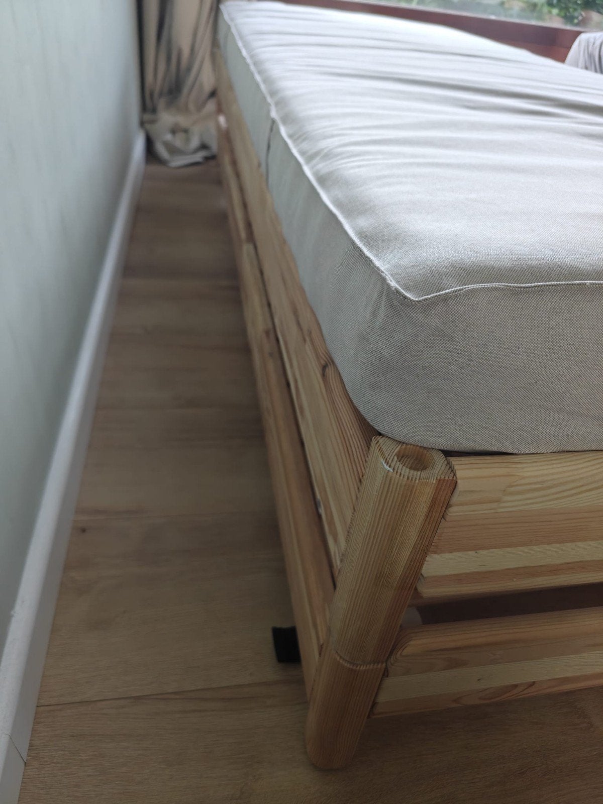 Houten bedbank met matras - Stapelbaar (80x200cm), Ophalen, Verstelbaar, Hout, Nieuw