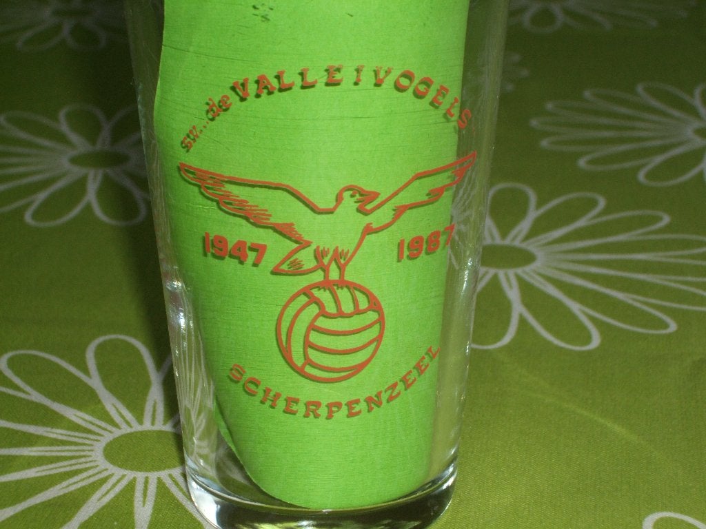 S.V. de Valleivogels 1947 - 1987 Scherpenzeel bierglas, Ophalen of Verzenden, Zo goed als nieuw, Overige binnenlandse clubs, Overige typen