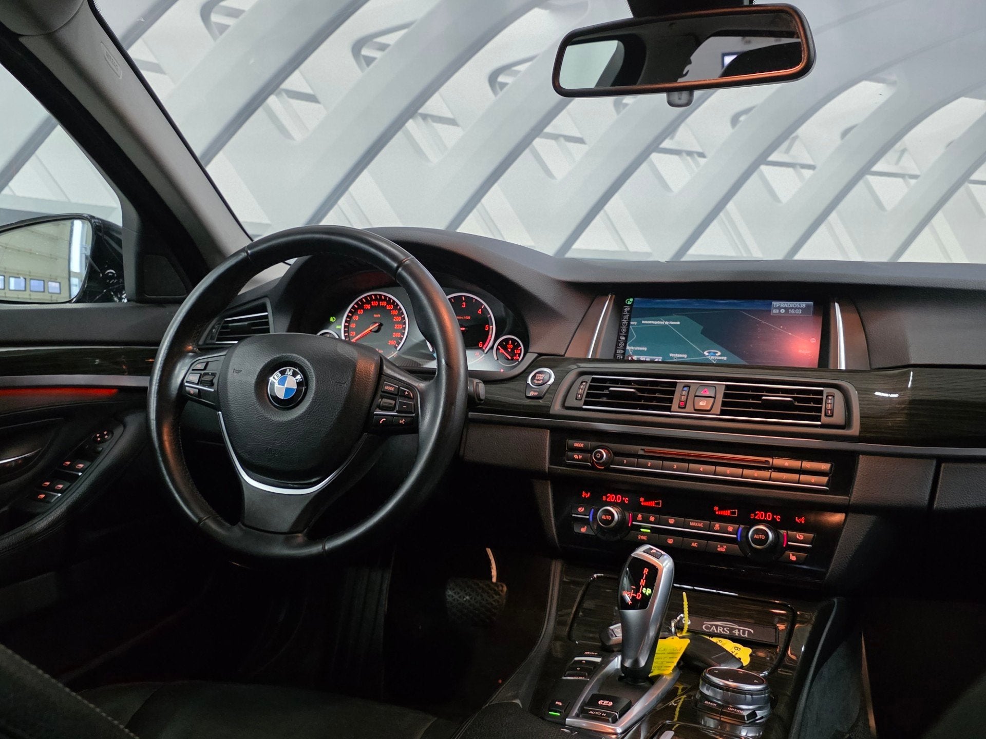 BMW 5-serie Touring 520d High Executive, Auto's, Automaat, Achterwielaandrijving, 2000 kg, Zwart