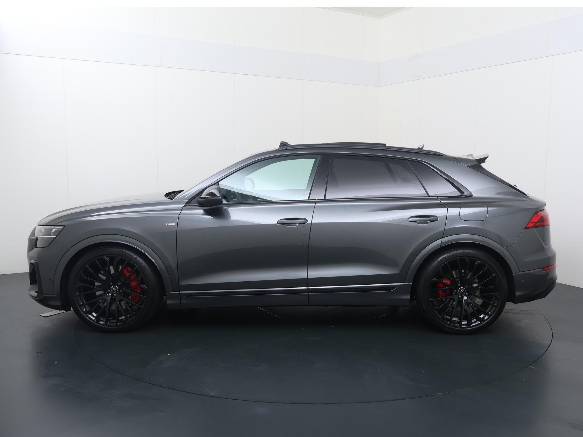 Audi Q8 60 TFSI e quattro Pro Line S Competition | 490 PK |, Auto's, Verwarmde buitenspiegels, Gebruikt, 2995 cc, Met garantie (alle)