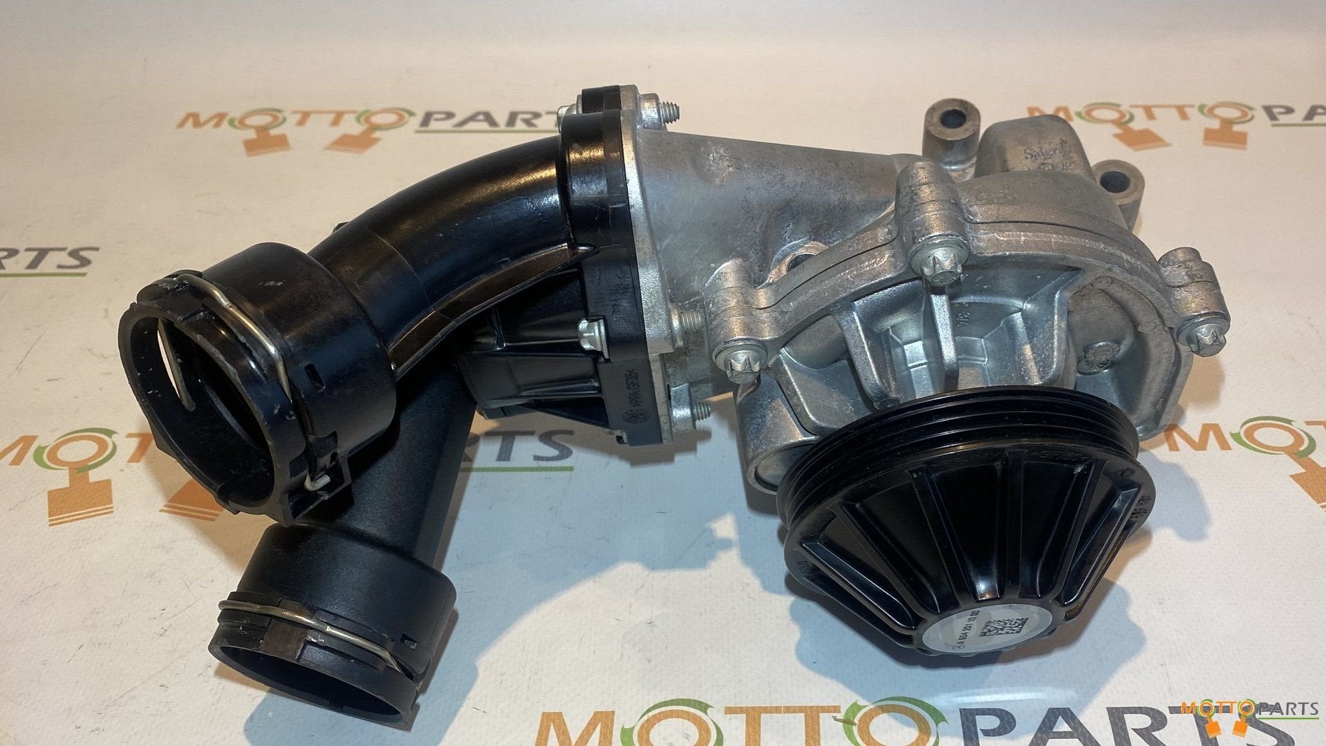 Mercedes OM654 motor Koelvloeistofpomp compleet A6542000600, Gebruikt, -, -, Ophalen of Verzenden