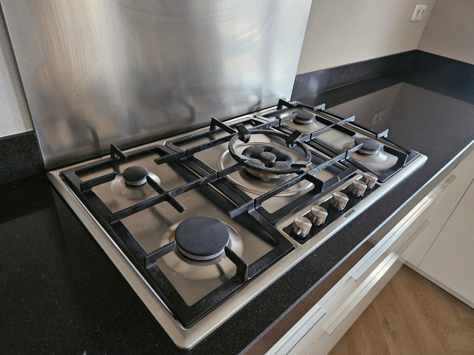 Siemens afzuigkap, kookplaat, Quooker en inbouwkoelkast, Ophalen, Gebruikt