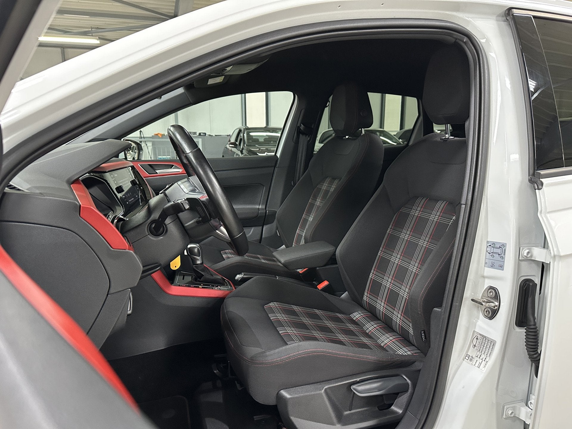 Volkswagen Polo 2.0 TSI GTI 200pk | BeatsAudio | Stoelverwar, 12 maanden, Stof, Gebruikt, 4 cilinders