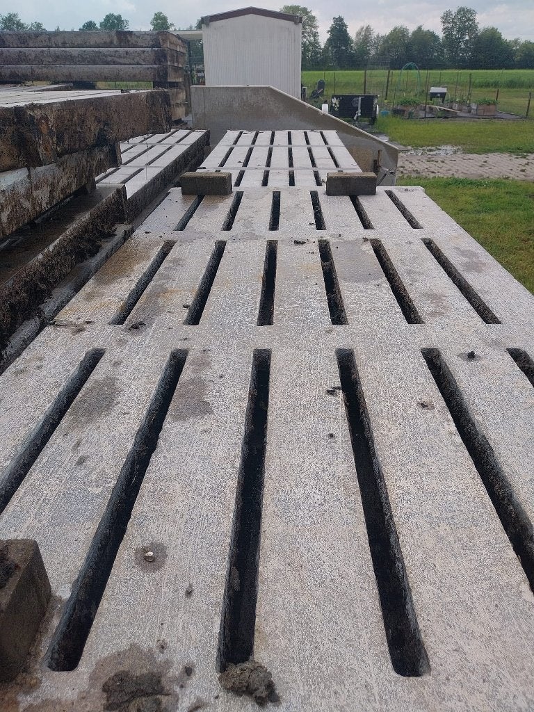 Te koop stalroosters 2.40m x 1.15m (ca. 30 stuks)