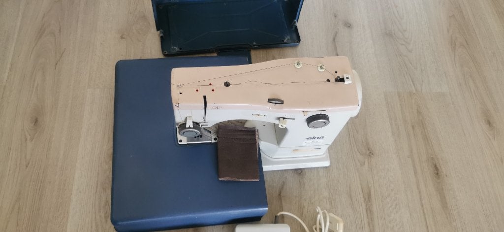Naaimachine elna SP goede werkende naaien verschillnde stof., Ophalen of Verzenden, Zo goed als nieuw, Naaimachine, Overige merken