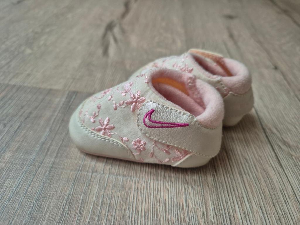 Nike baby schoentjes maatje 16, Kinderen en Baby's, Babykleding | Schoentjes en Sokjes, Schoentjes, Meisje, Nieuw, Ophalen of Verzenden