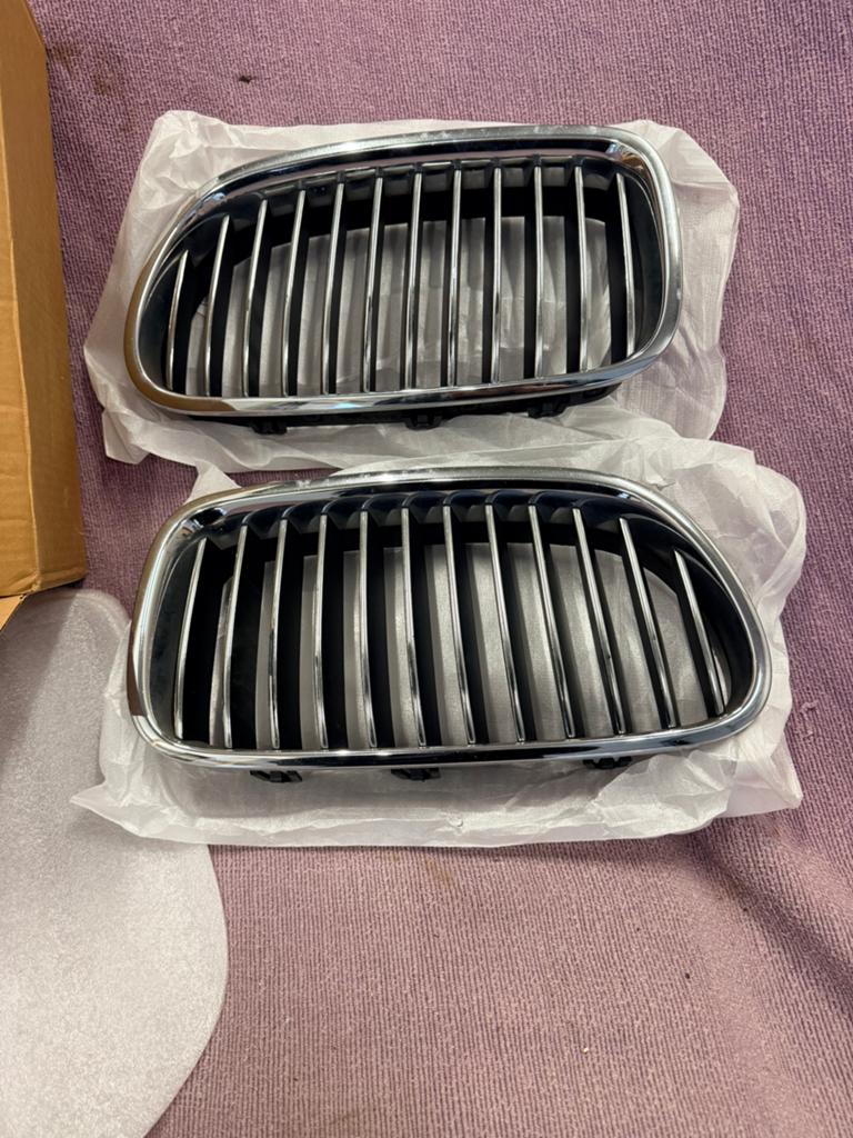Bmw f10 f11 originele gril, Gebruikt, Voor, Ophalen of Verzenden, Bumper