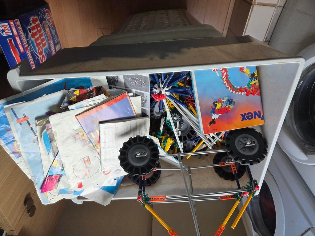 Grote doos K'nex met handleidingen en wielen, Ophalen, Gebruikt, K'nex