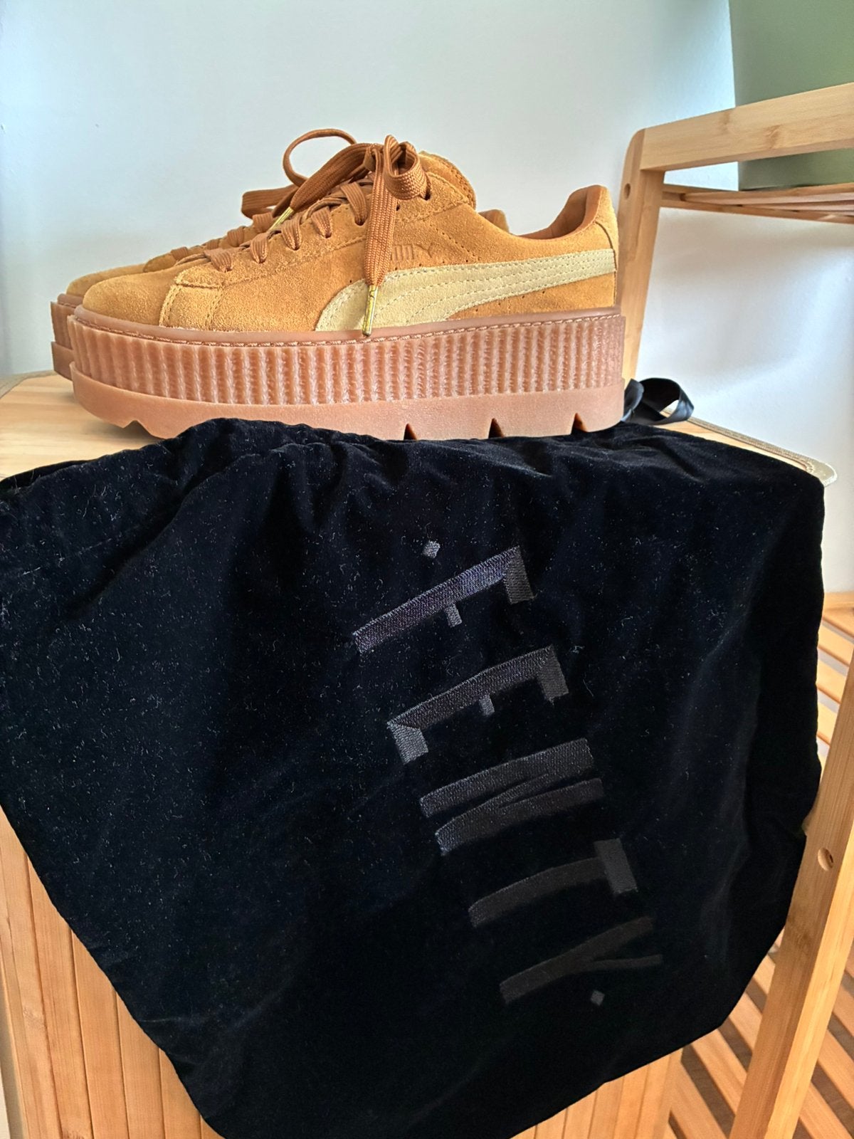 Puma x Fenty Cleated Creeper 2017 maat 38 zo goed als nieuw!, Beige, Ophalen of Verzenden, Sneakers of Gympen, Zo goed als nieuw
