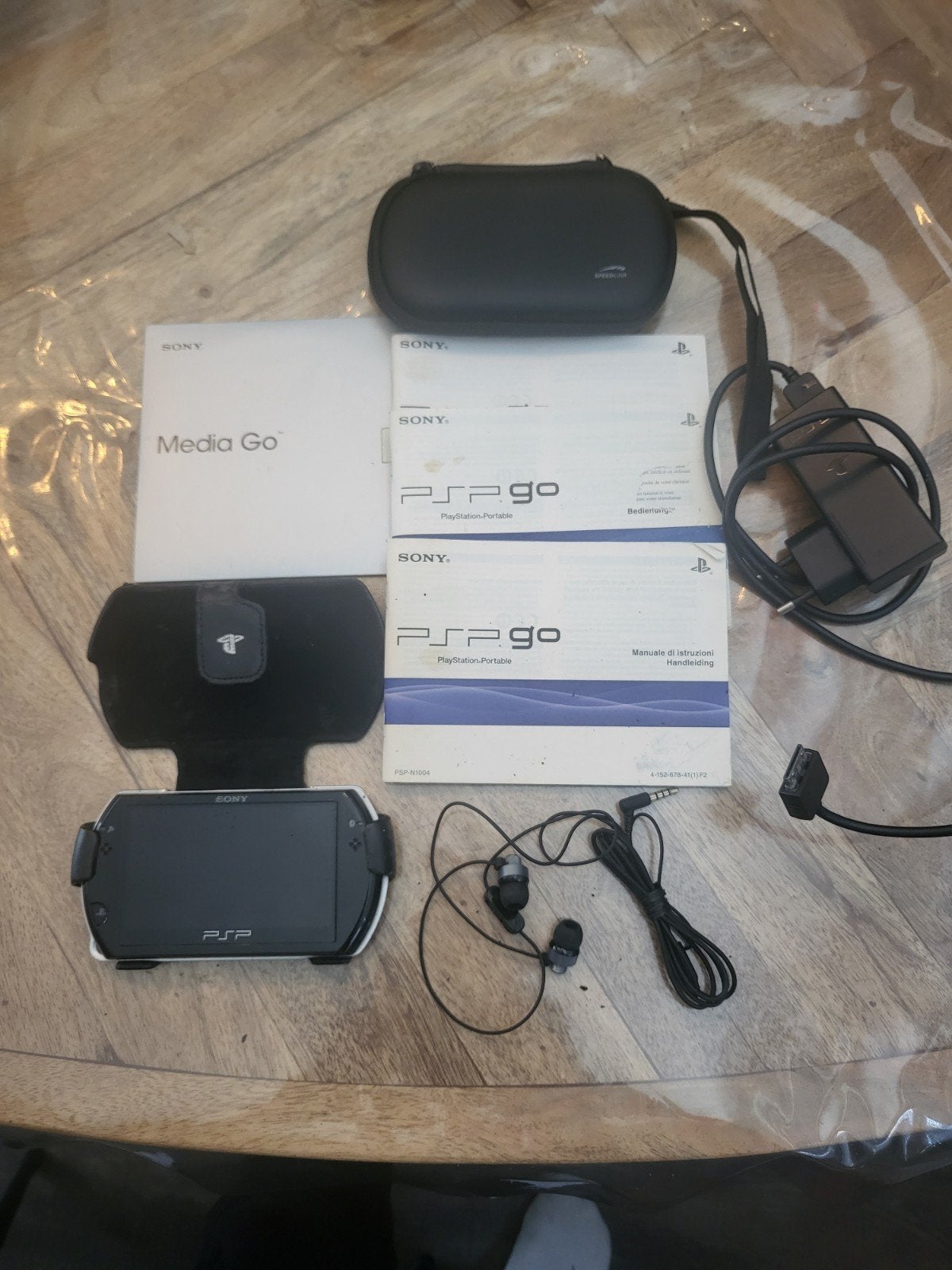 Psp Go met games, Spelcomputers en Games, Ophalen of Verzenden, Zo goed als nieuw, Met games