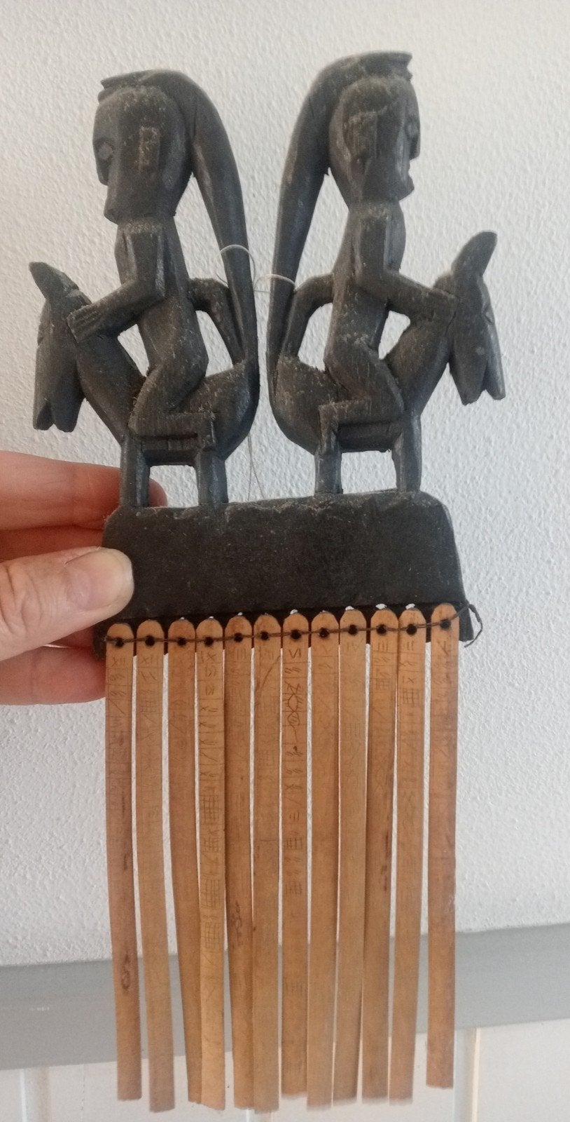 Batak Porhalaan Indonesische waarzeggerij kalender bamboe, Antiek en Kunst, Kunst | Beelden en Houtsnijwerken, Ophalen of Verzenden