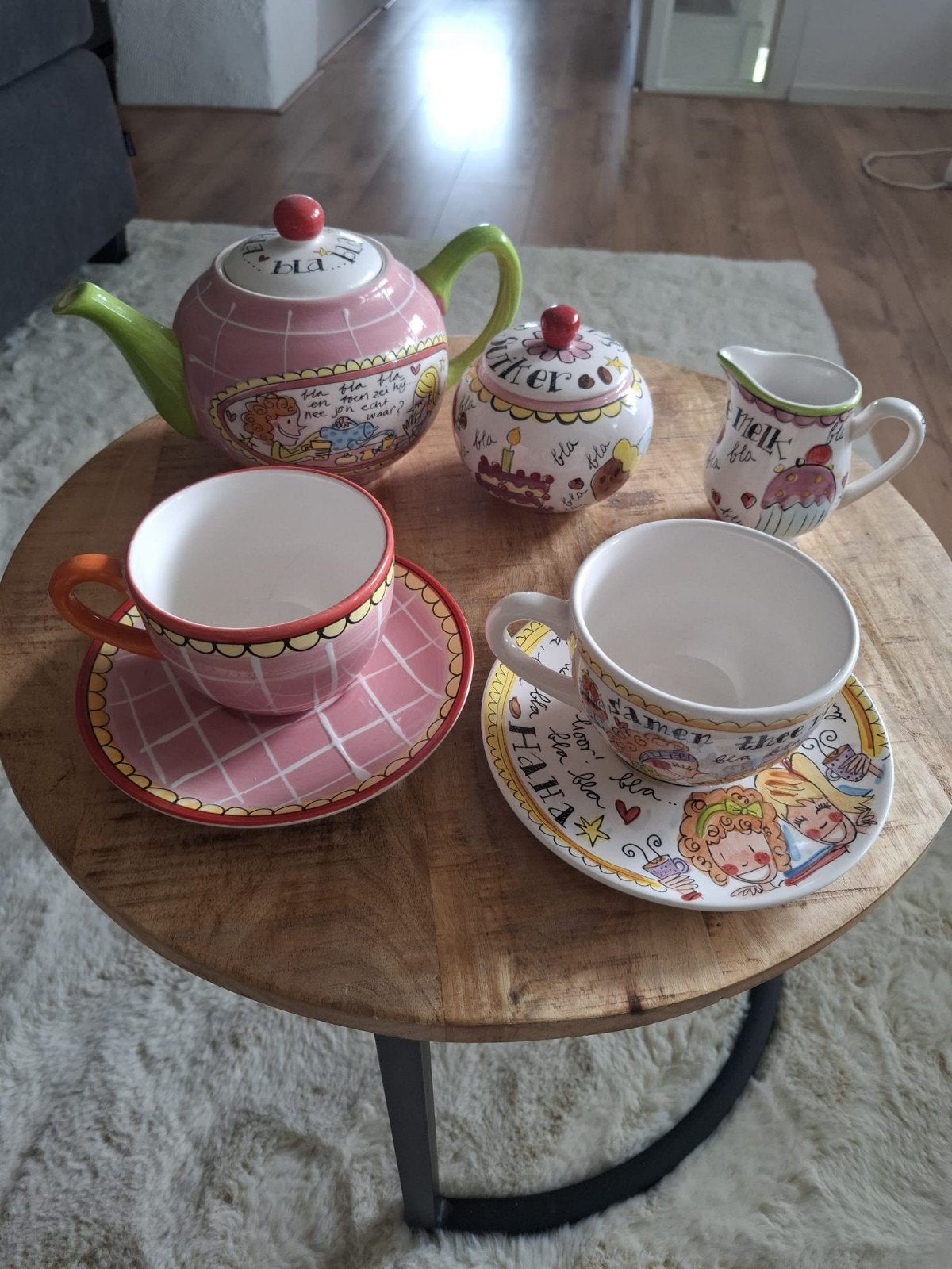 Set Blond servies.
In zeer goed staat., Ophalen