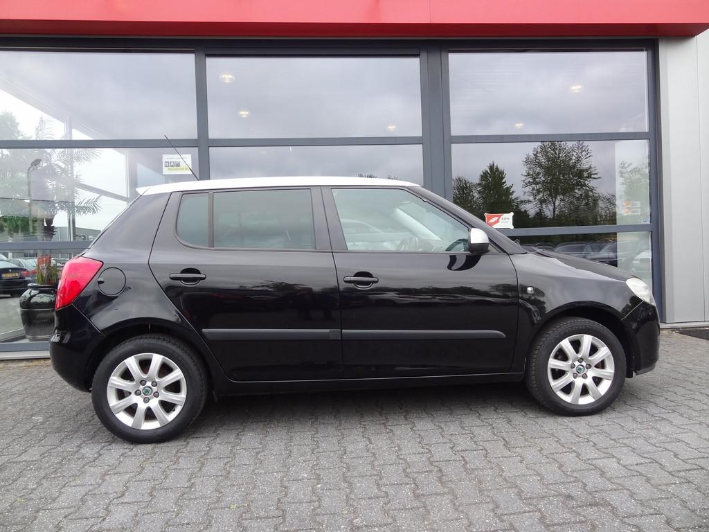 Skoda Fabia 1.4-16V Sprint | NL-AUTO | TREKHAAK | CLIMATE |, Auto's, Skoda, Voorwielaandrijving, 4 cilinders, Zwart, Origineel Nederlands