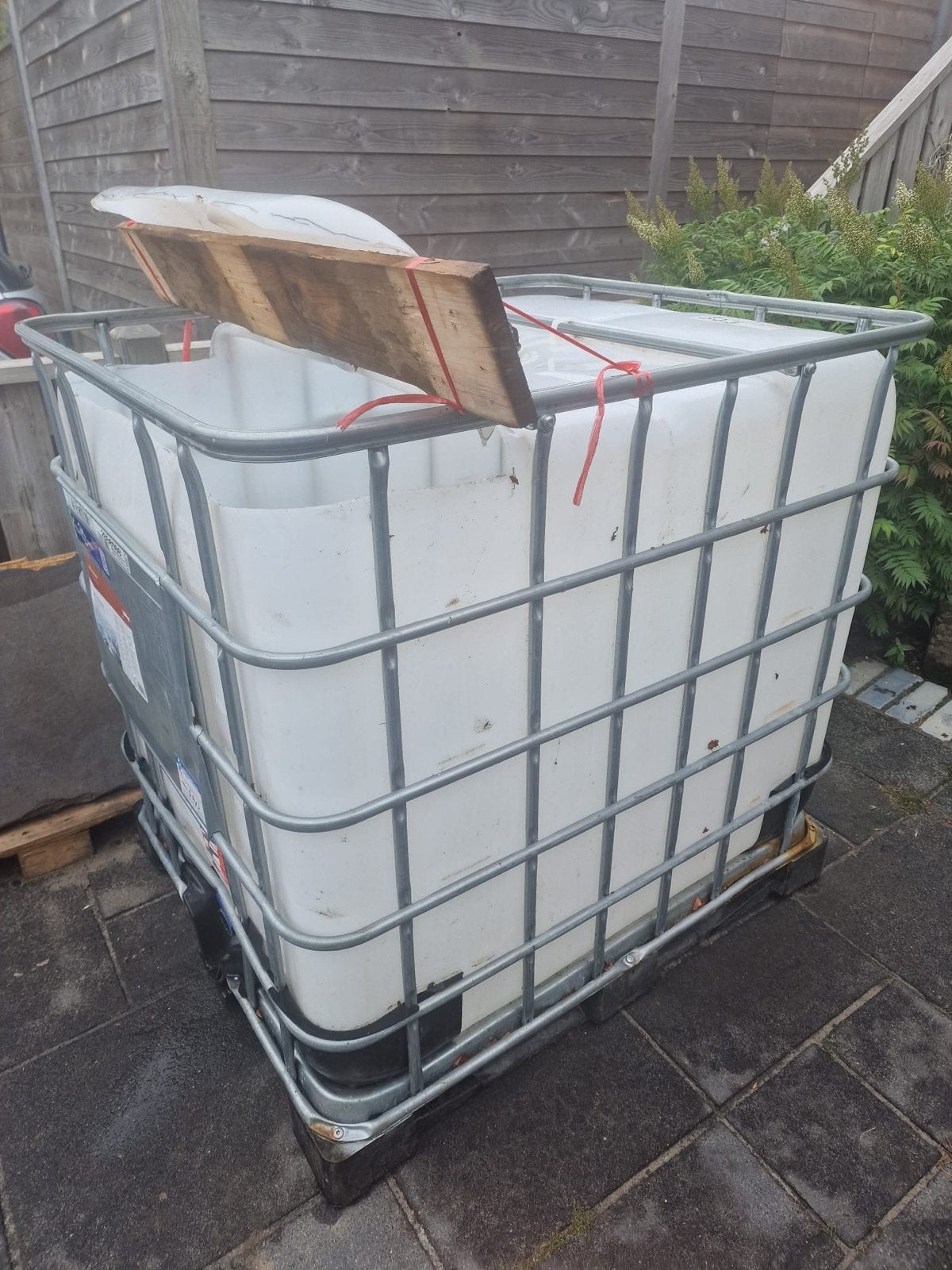 Quarantainebak / IBC, Tuin en Terras, Ophalen, Zo goed als nieuw, Vijverstofzuiger