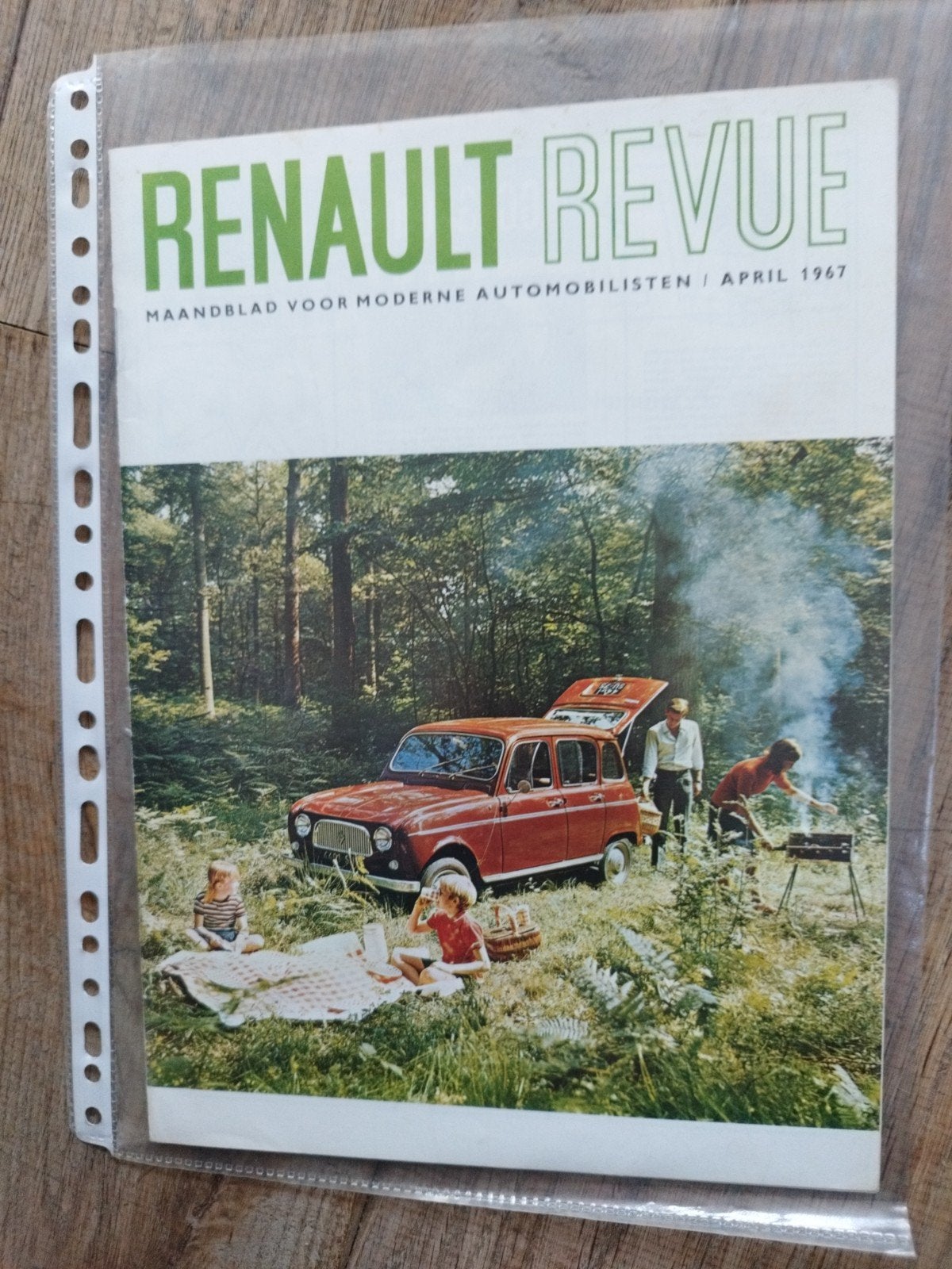 Renault Revue Maandblad April 1967 - Oldtimer Auto Magazine, Boeken, Renault revue, Ophalen of Verzenden, Zo goed als nieuw, Renault