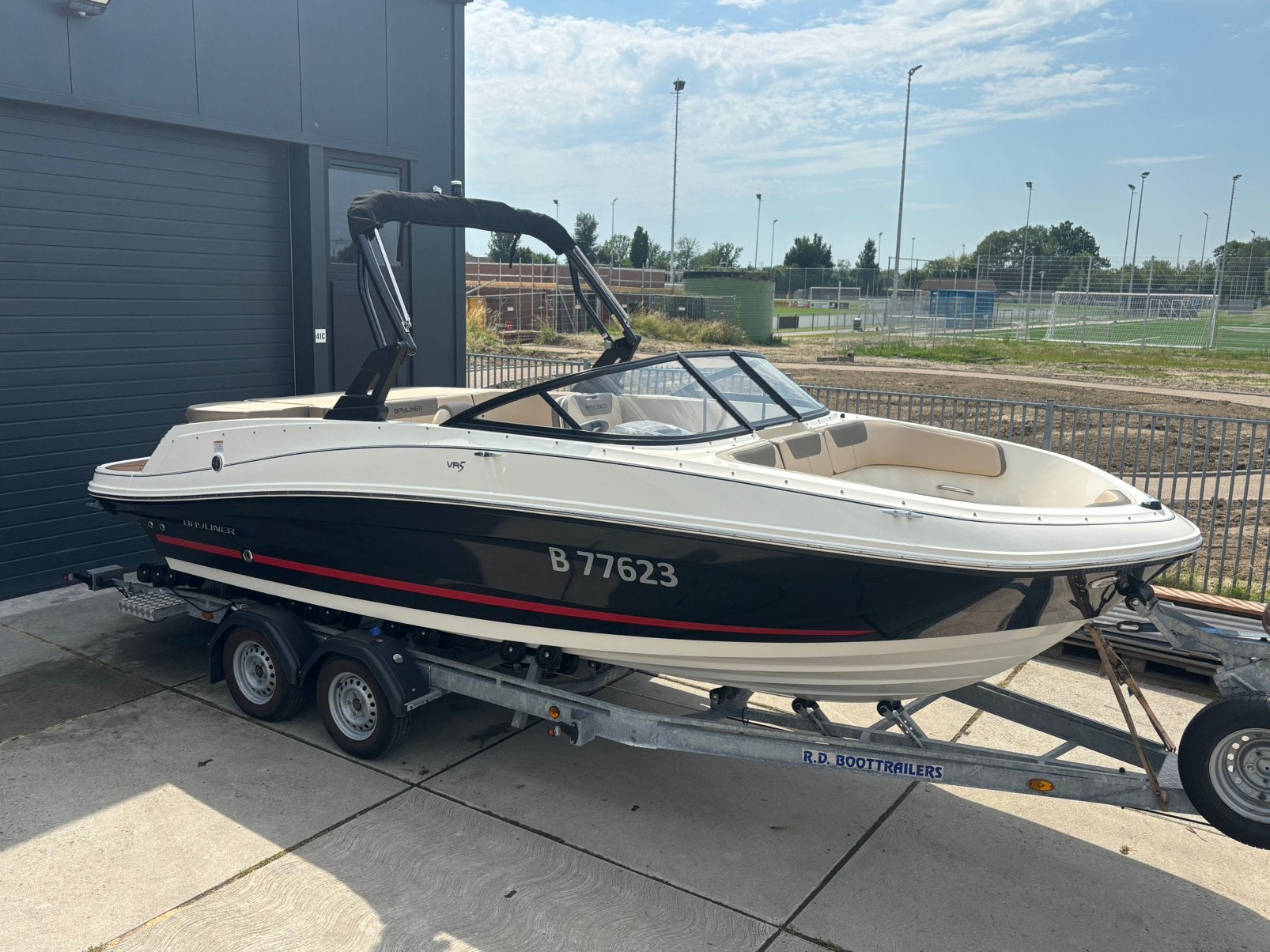 Bayliner VR5 Bowrider (2018) | Nieuwstaat | Slechts 67 uren, Watersport en Boten, Speedboten, Ophalen, Binnenboordmotor, Viertaktmotor