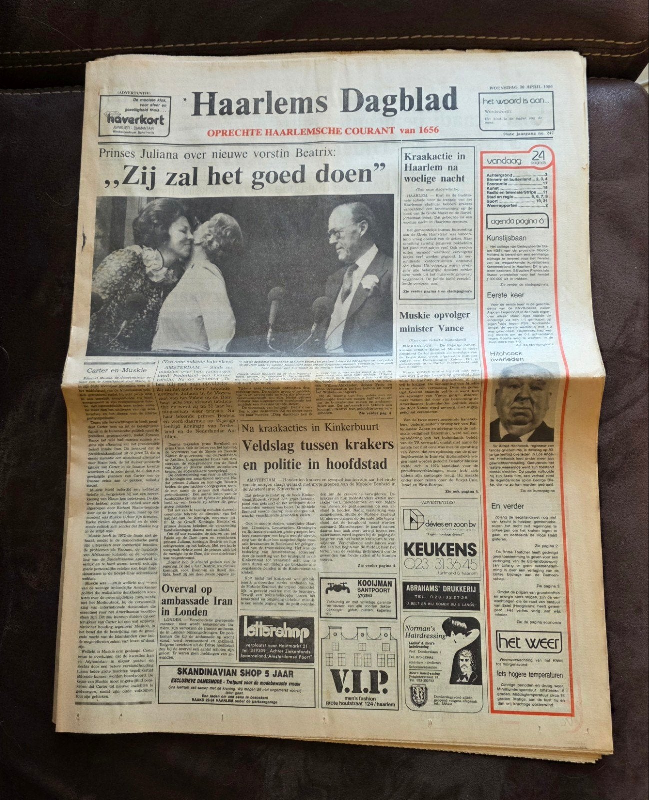 Haarlems Dagblad  troonswisseling van koningin Beatrix, Ophalen of Verzenden