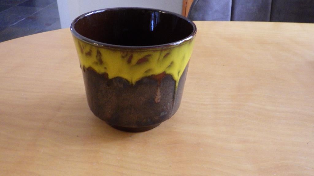 vintage bloempot in de kleur bruin/geel, Verzamelen, Retro, Ophalen of Verzenden, Huis en Inrichting
