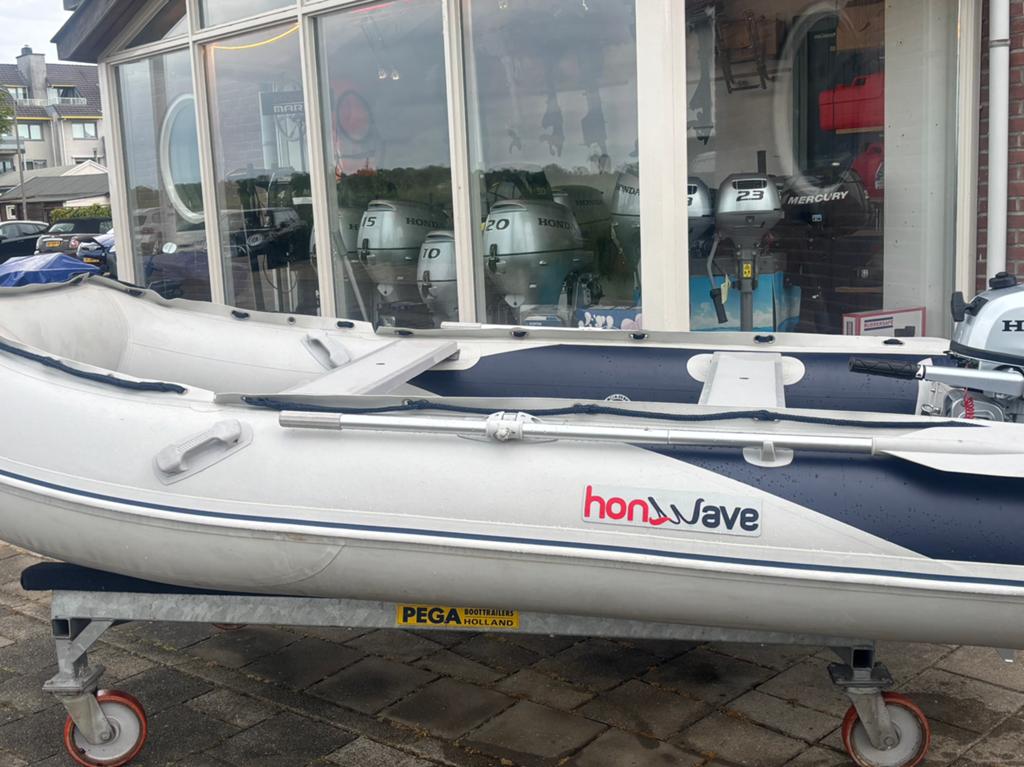 Honwave T35AE Rubberboot met 6 PK Motor - Zo goed als nieuw, Watersport en Boten, Rubberboten, Zo goed als nieuw, Afdekzeil, Ophalen