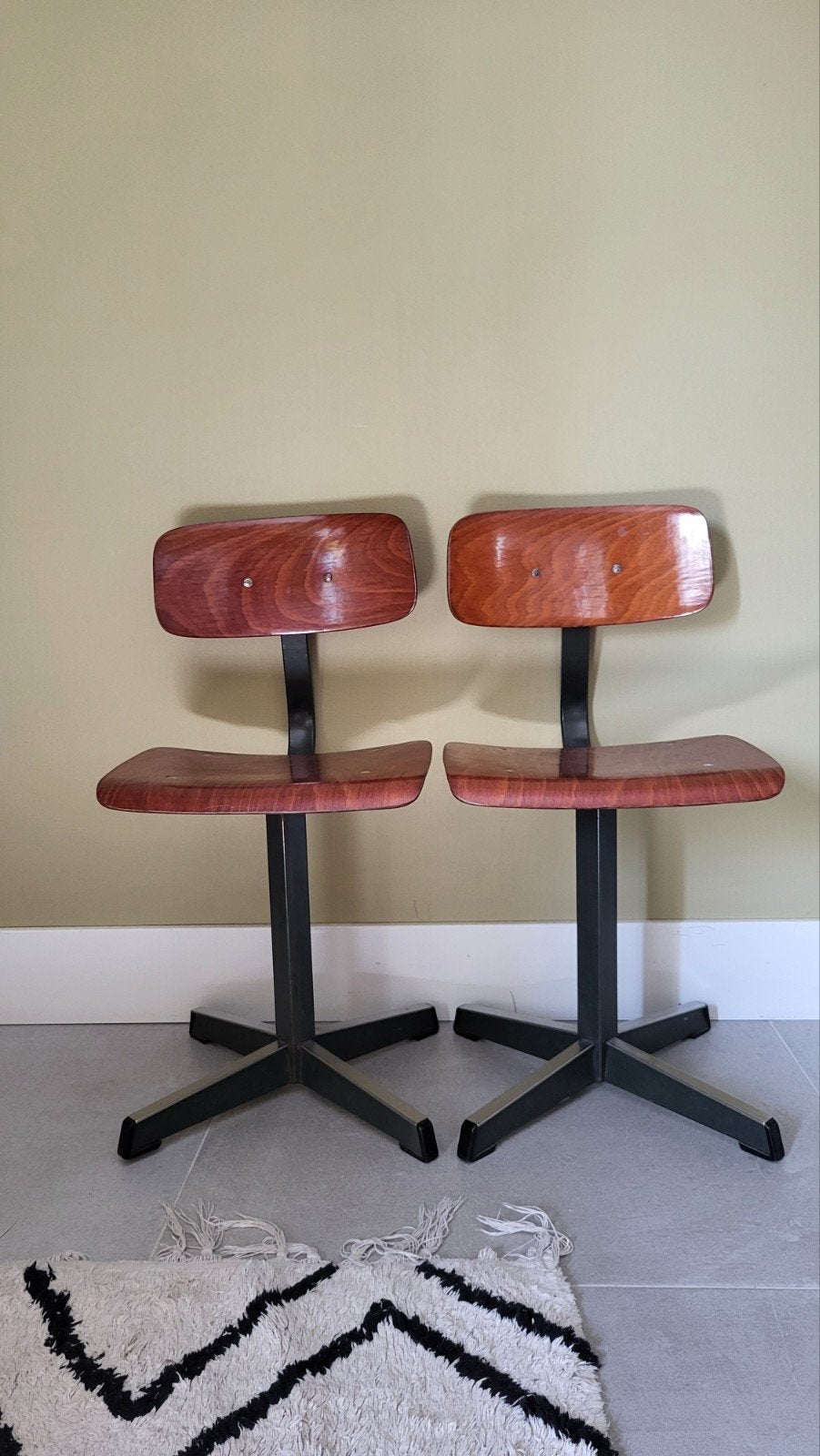 Vintage schoolstoeltjes, 2 stuks, Ophalen, Gebruikt, Stoel(en)