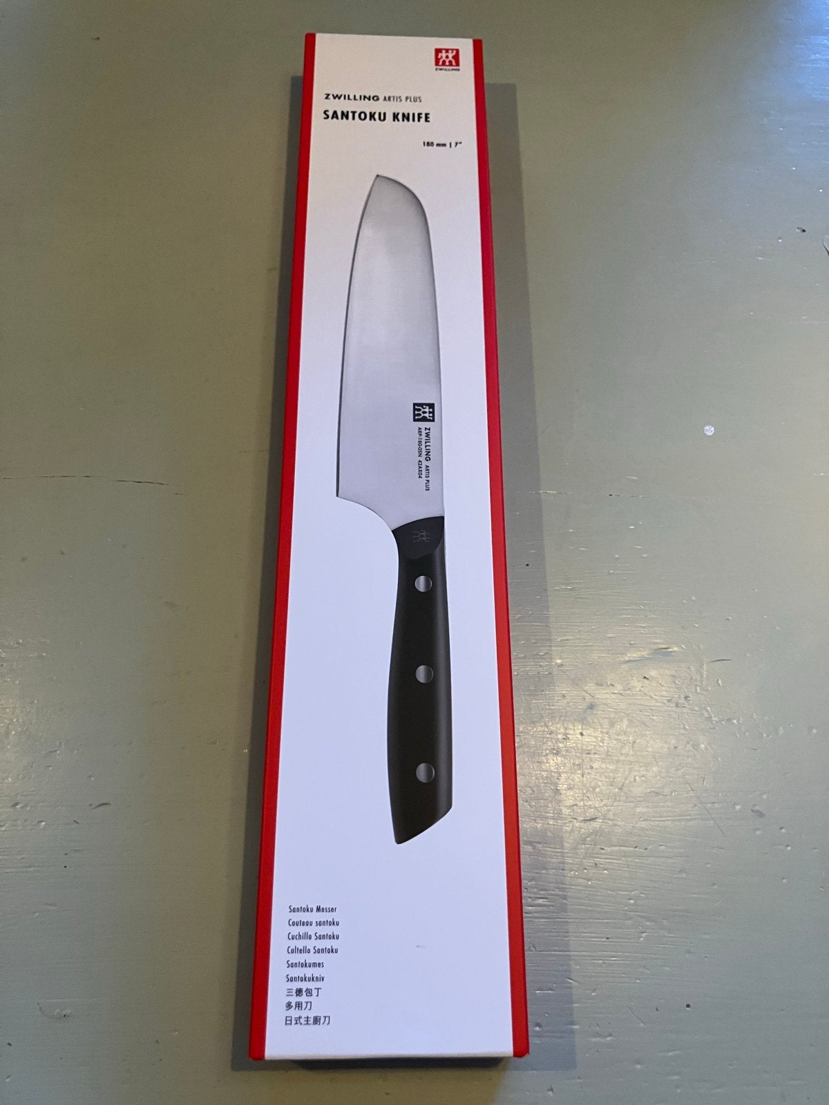 ZWILLING Artis Plus Santoku Mes 180mm - Nieuw, Huis en Inrichting, Los bestek, Nieuw, Snijmes, Ophalen of Verzenden