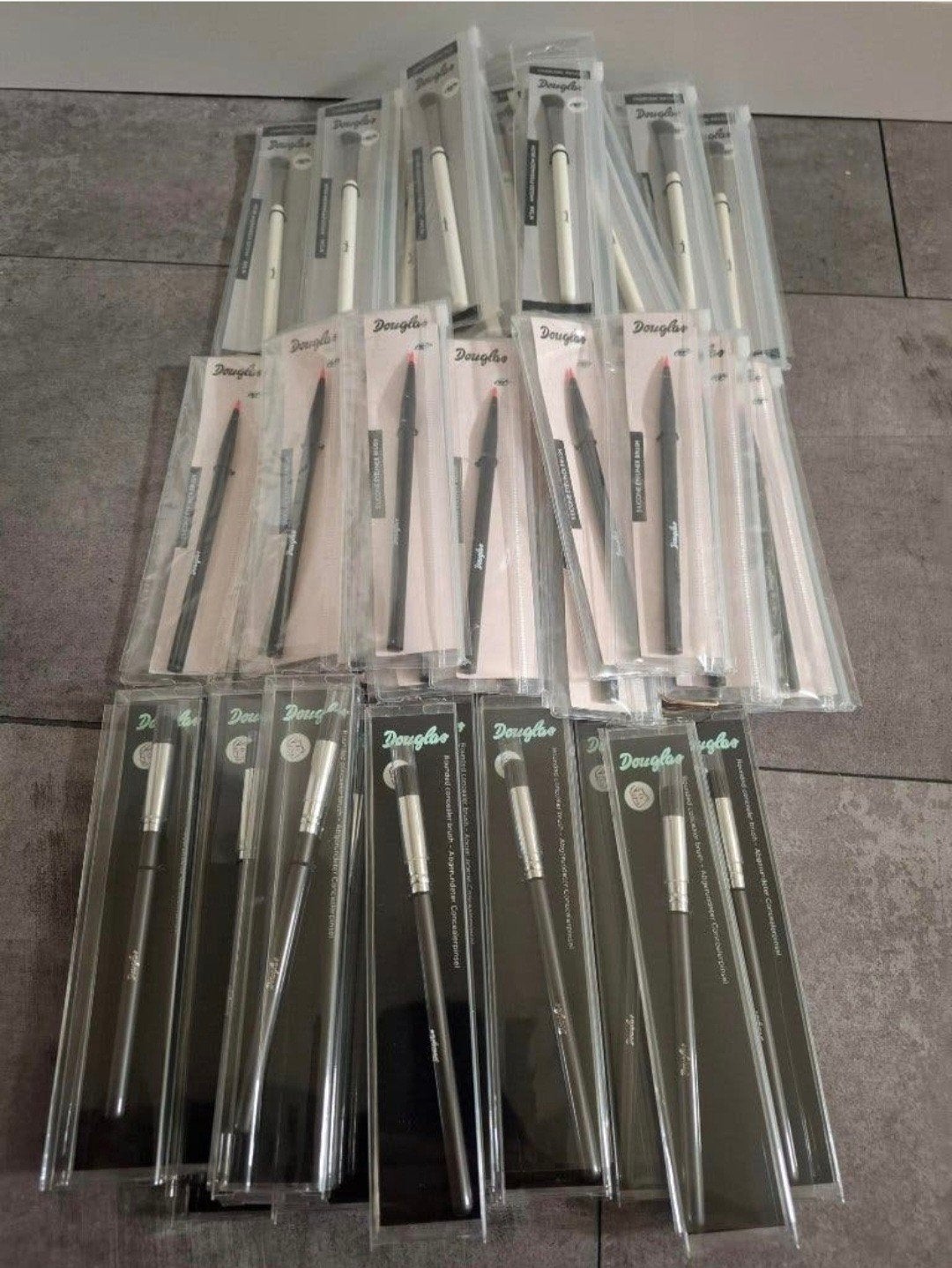 nieuwe make-up kwasten van Douglas (advr 82), Gehele gezicht, Zwart, Nieuw, Ophalen of Verzenden