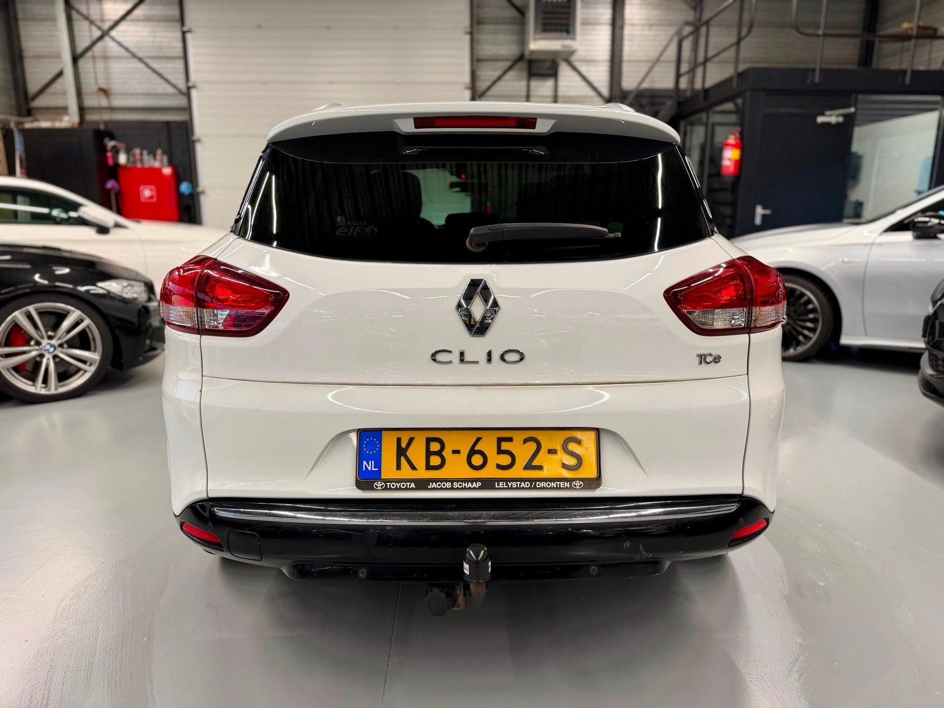 Renault Clio Estate 0.9 TCe Limited Airco l Navi l Cruise l, Auto's, Voorwielaandrijving, Gebruikt, Euro 6, 580 kg