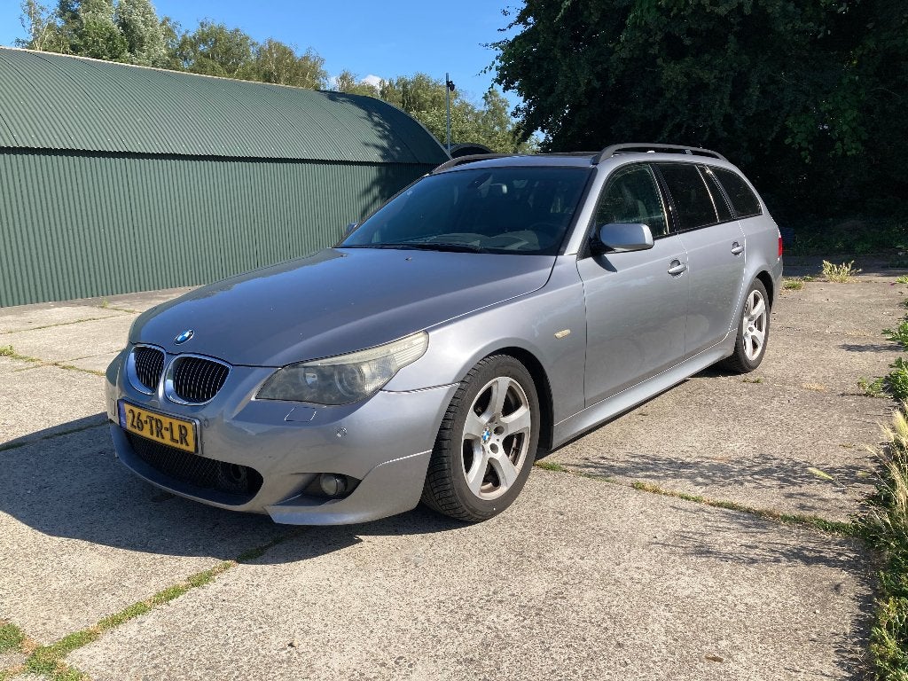 BMW 5-Serie 4.8 I 550i Touring | M-sport | AUT 2006, Auto's, BMW, Automaat, Achterwielaandrijving, 4799 cc, Stationwagon