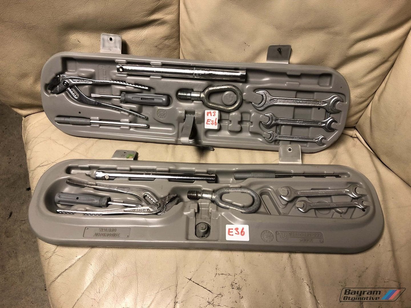 Bmw E36 gereedschap set onboard M3 coupe cabrio sedan 3serie, Auto-onderdelen, Interieur en Bekleding, BMW, Gebruikt, Ophalen of Verzenden