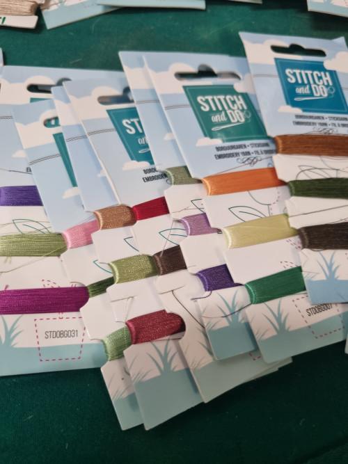 garen stitch and do borduurgaren 25 stuks, Hobby en Vrije tijd, Ophalen of Verzenden, 'T Olde Gre-j, Info@toldegrej.nl, Endepoelstraat 20f Didam