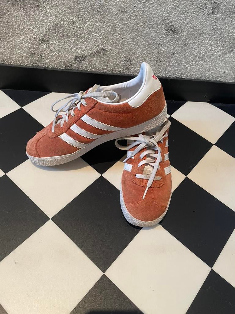 Adidas dames sneakers 38 koraal, Ophalen of Verzenden, Gebruikt, Schoenen