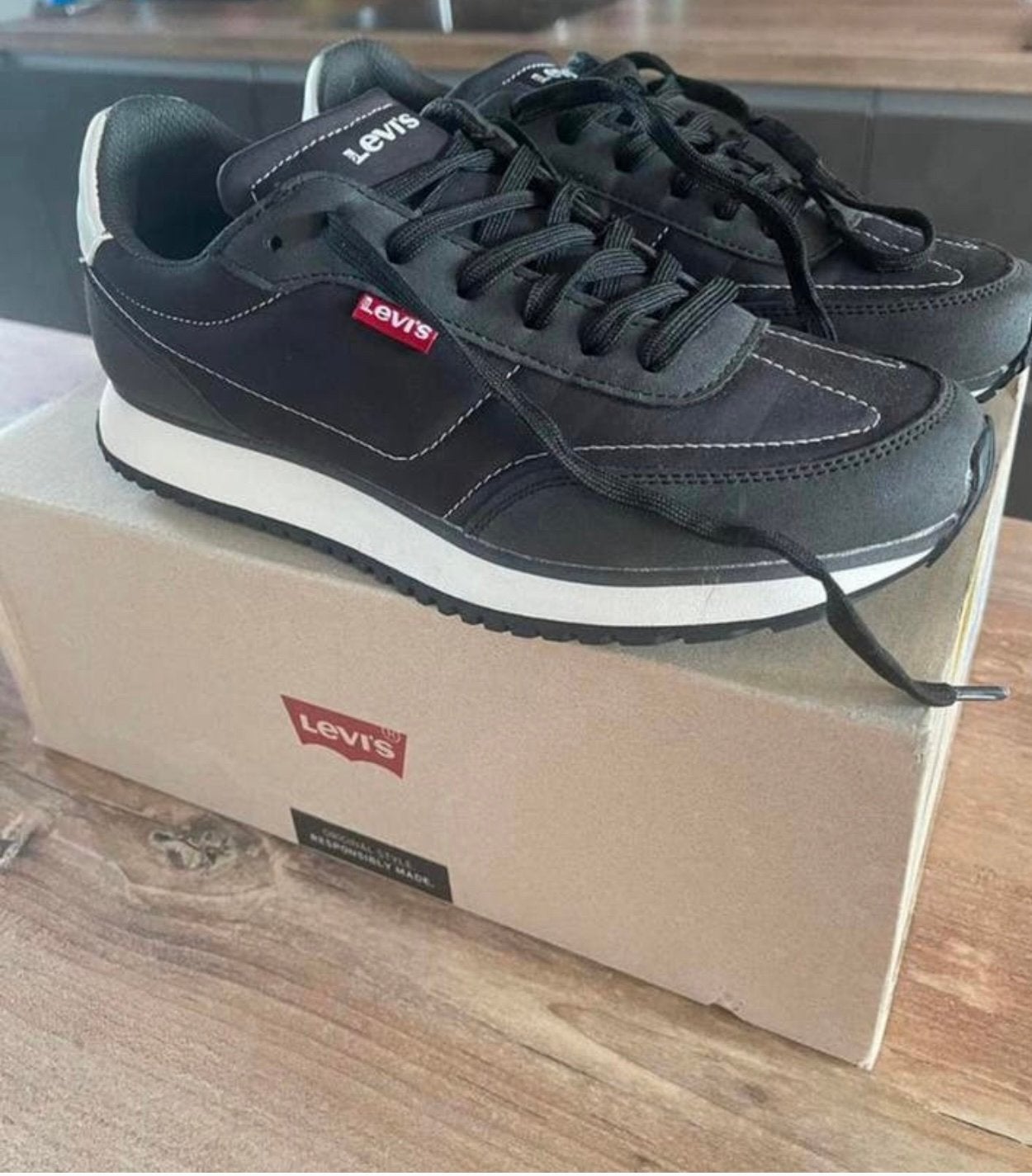 Nieuwe Levi’s stagrunners maat 39, Ophalen of Verzenden, Zo goed als nieuw, Overige typen, Overige merken