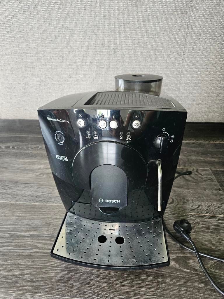 Bosch bonen koffiemachine (BenvenutoClassic), Witgoed en Apparatuur, Koffiezetapparaten, Gebruikt, Koffiemachine, Afneembaar waterreservoir