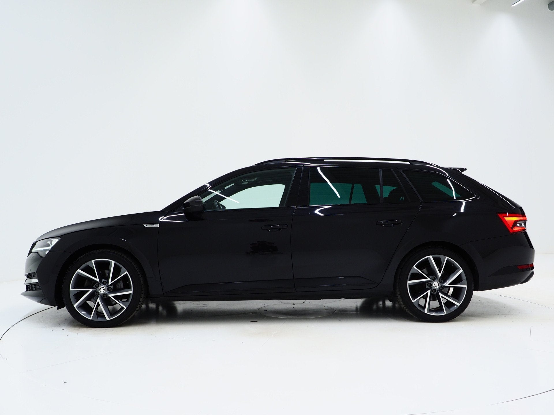 Skoda Superb Combi 1.4 TSI iV Sportline | Leder/Alcantara |, Gebruikt, Zwart, 4 cilinders, Zwart